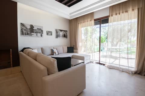 Top Airbnb: Modern and Chic with 100% Women's Pool and Park in Ouahat Sidi Brahim