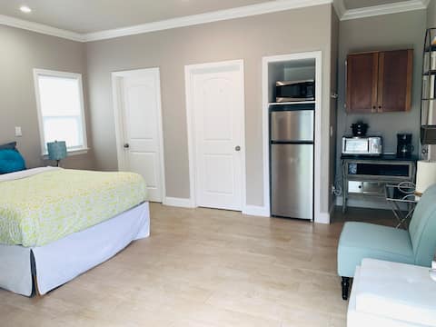 Successful Airbnb property: Sweet house in Fremont