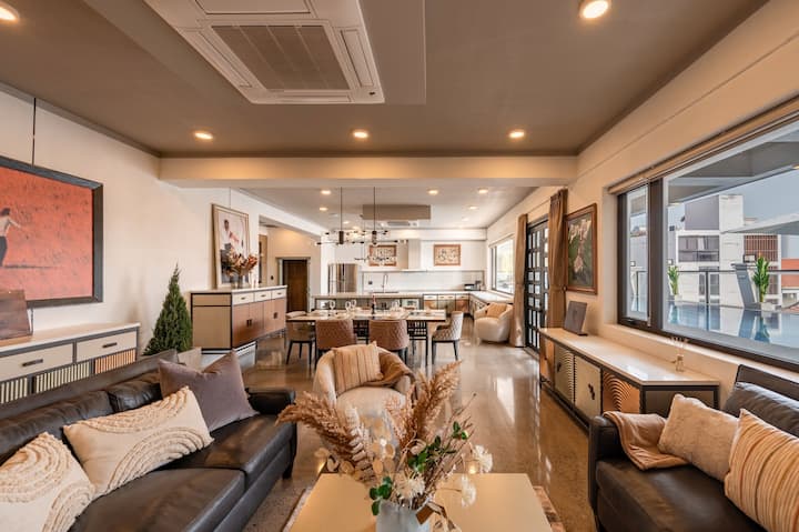 Lovely 4BR Penthouse/Perfect for Groups/600m2/.