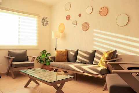 Top Airbnb: Spacious 3-Bedroom House | 4 Bathrooms, Pool, Nichupté Bridge in Supermanzana 333