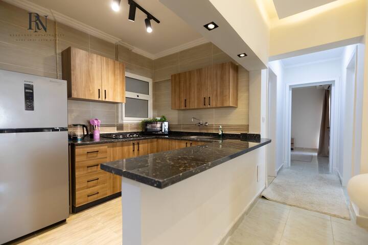 Golden 2 BDR In Rehab City: Full kitchen
