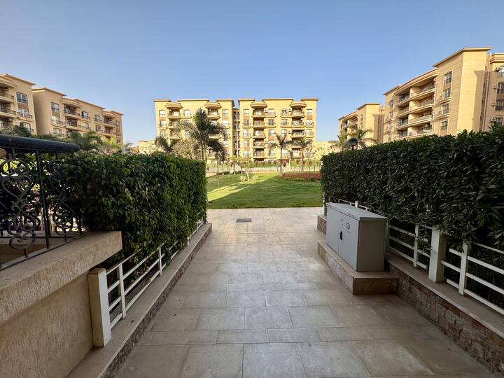 Golden 2 BDR In Rehab City: Exterior