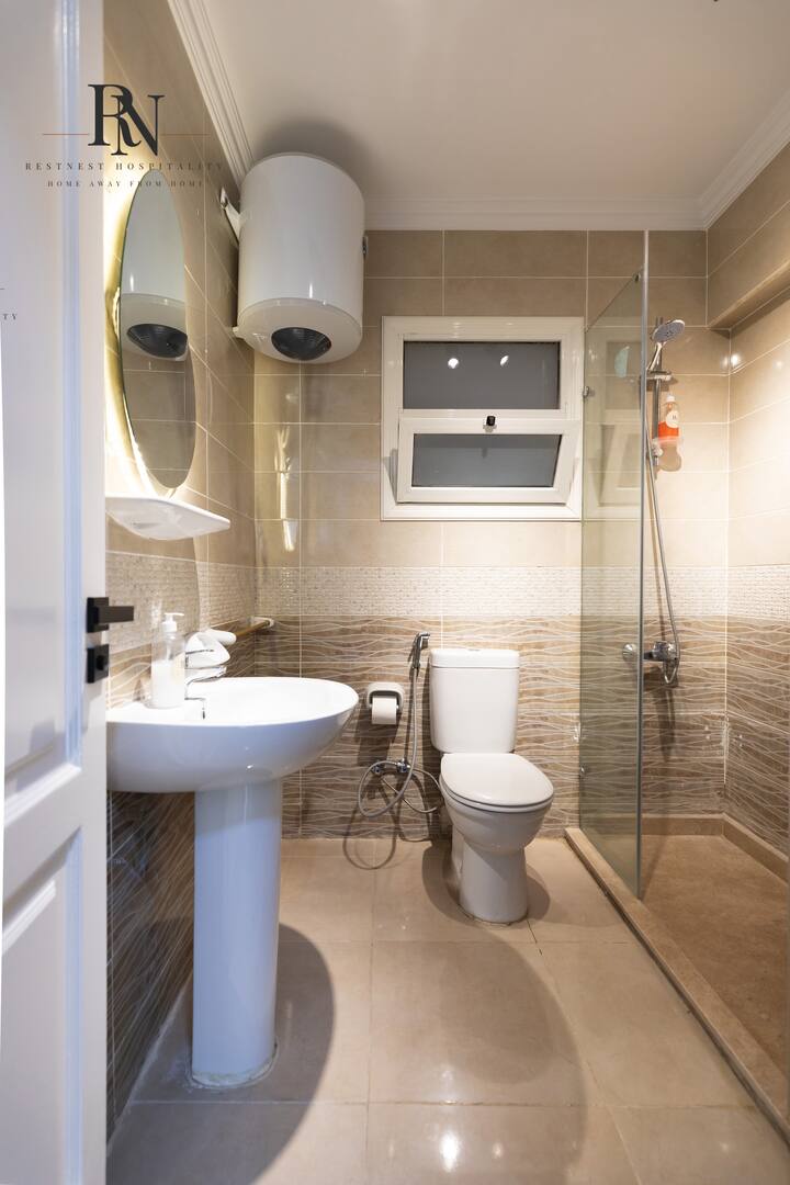 Golden 2 BDR In Rehab City: Full bathroom
