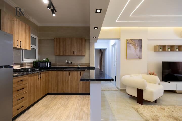 Golden 2 BDR In Rehab City: Full kitchen