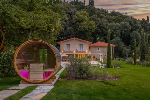 Golden Luxe, Diamond in the Hills + Pool & Jacuzzi