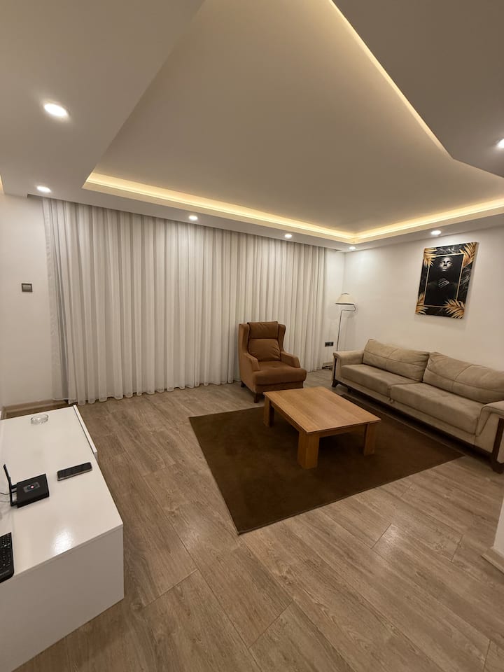 Luxury2+1best Location-g Floor-with Pool-main Host - Girne