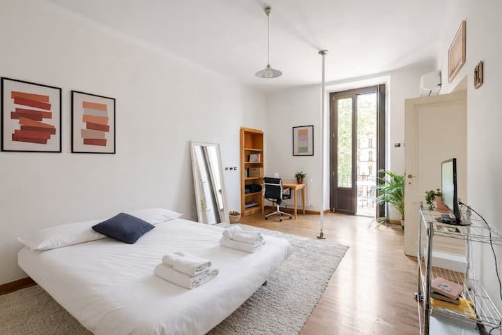 Vintage Central Flat | Near Metro, Easy Connection - Milano