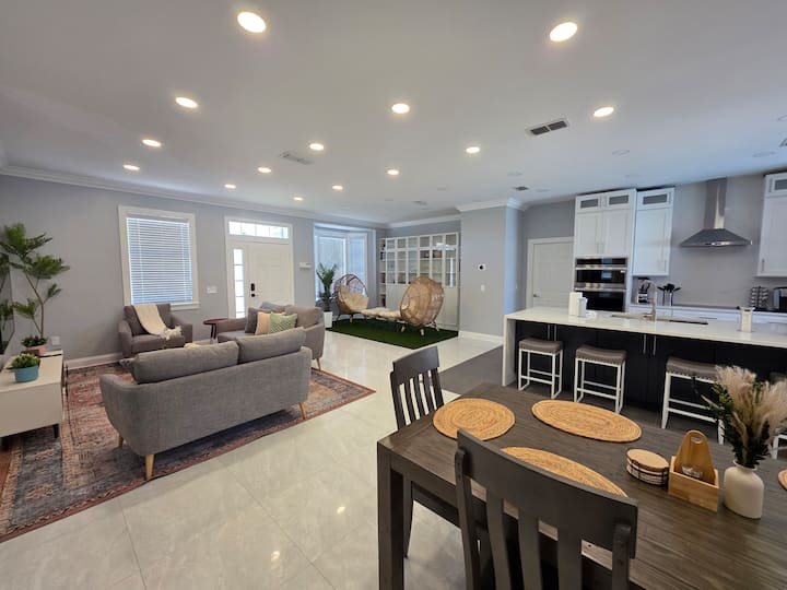 Haven Luxe - Kissimmee, FL