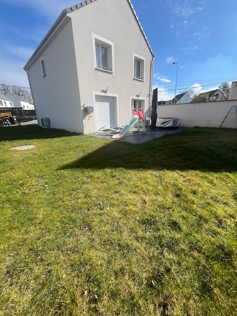 Family home 25 minutes from Paris