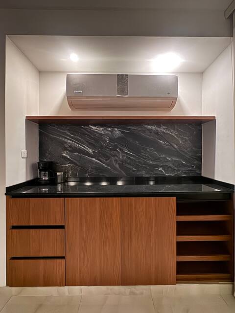 Top performing Airbnb: Luxury Home: Central A/C + Wi-Fi + Garden + Bar + Garage in Neiva