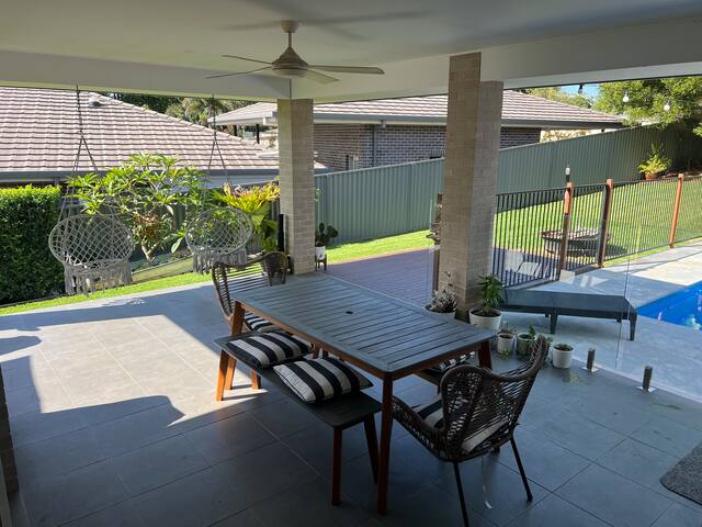 Port McIntyre gallery image 4