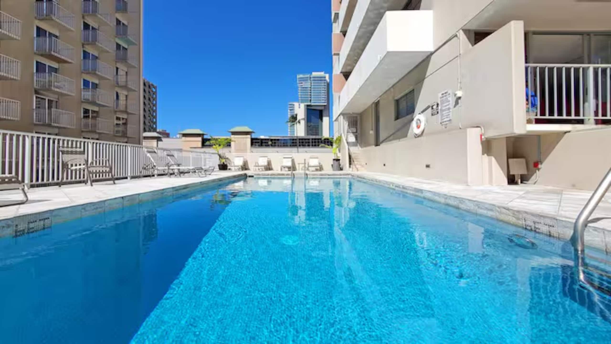 New! Elegant King Studio-Waikiki Beach w/Parking - Image 50