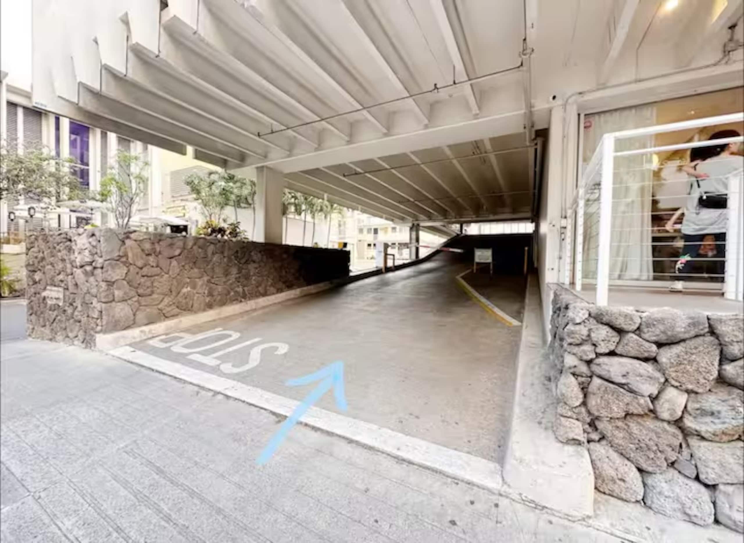 New! Elegant King Studio-Waikiki Beach w/Parking - Image 46