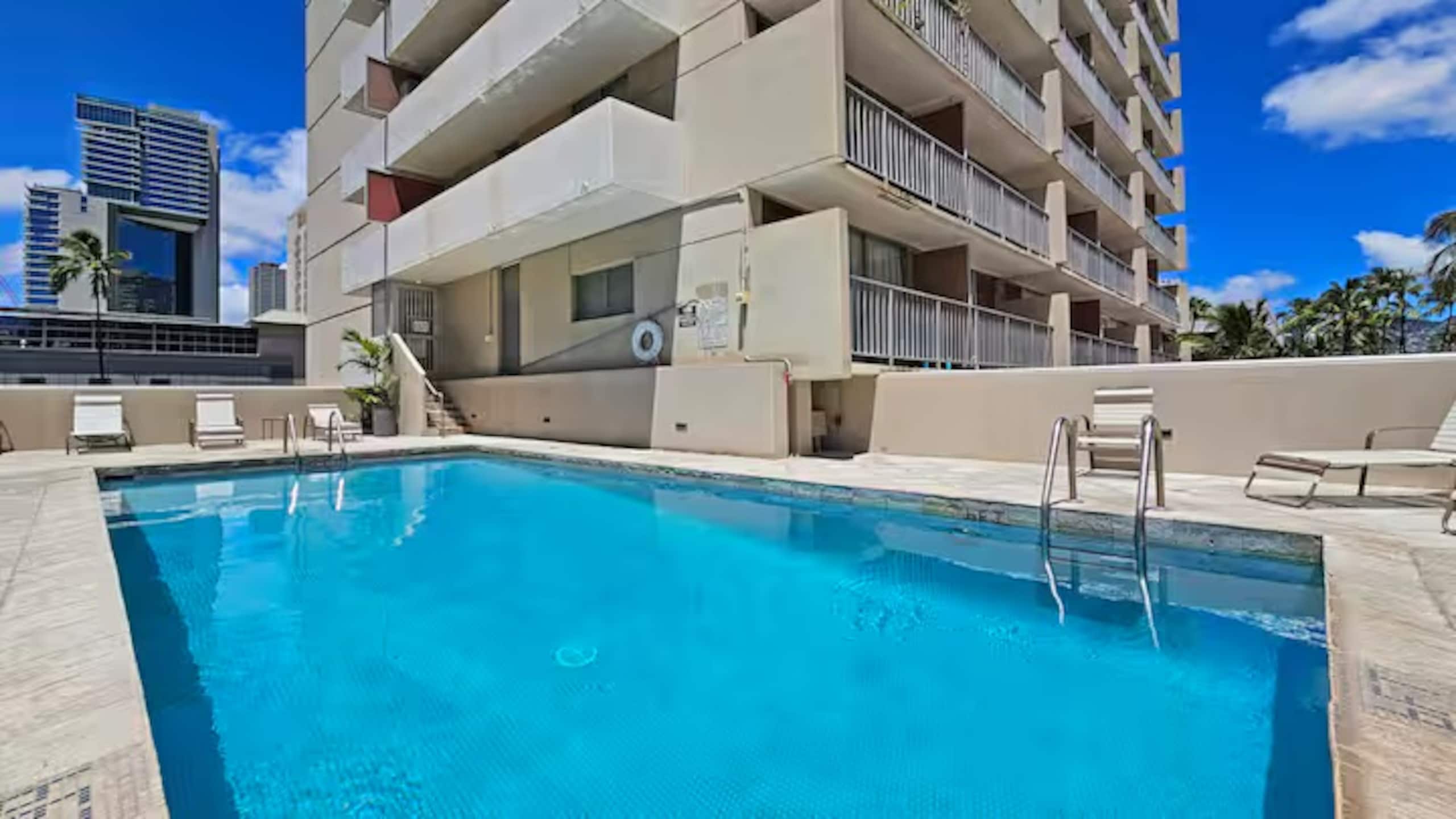 New! Elegant King Studio-Waikiki Beach w/Parking - Image 51