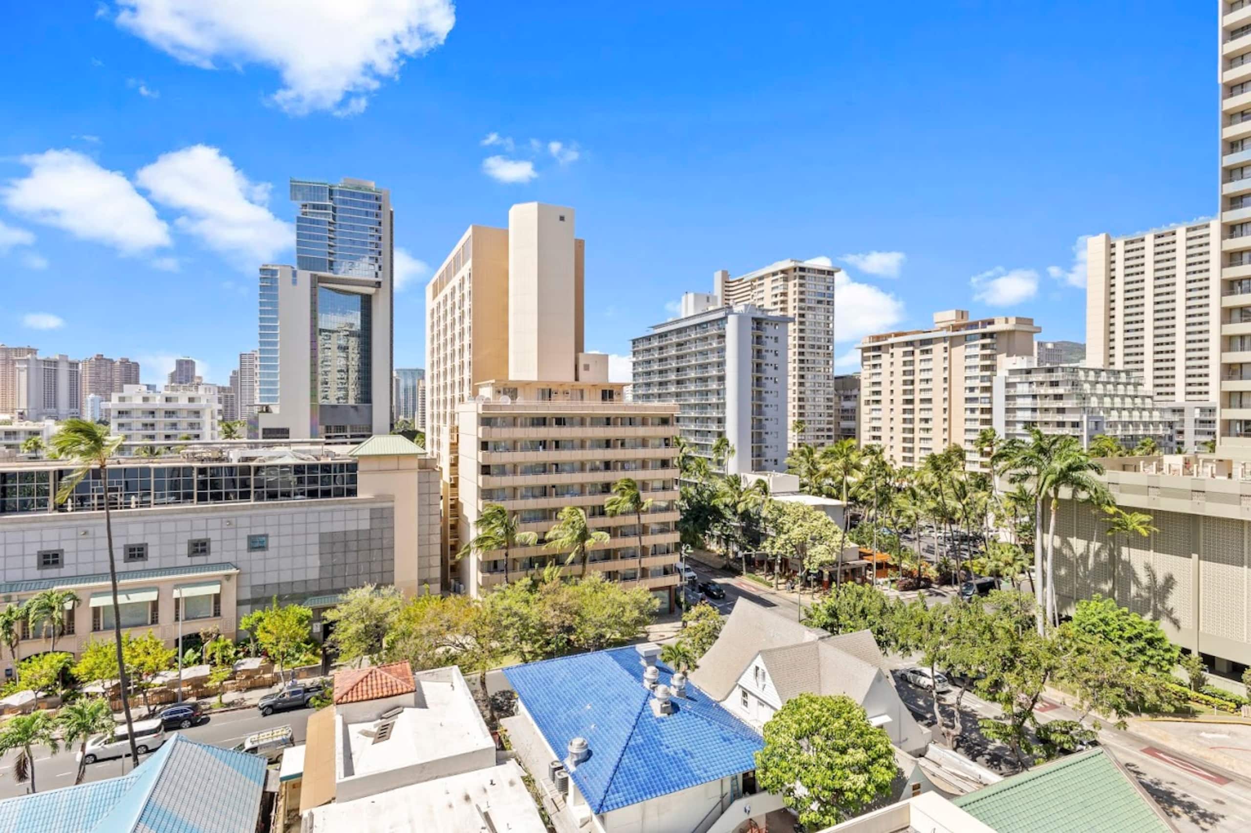 New! Elegant King Studio-Waikiki Beach w/Parking - Image 36