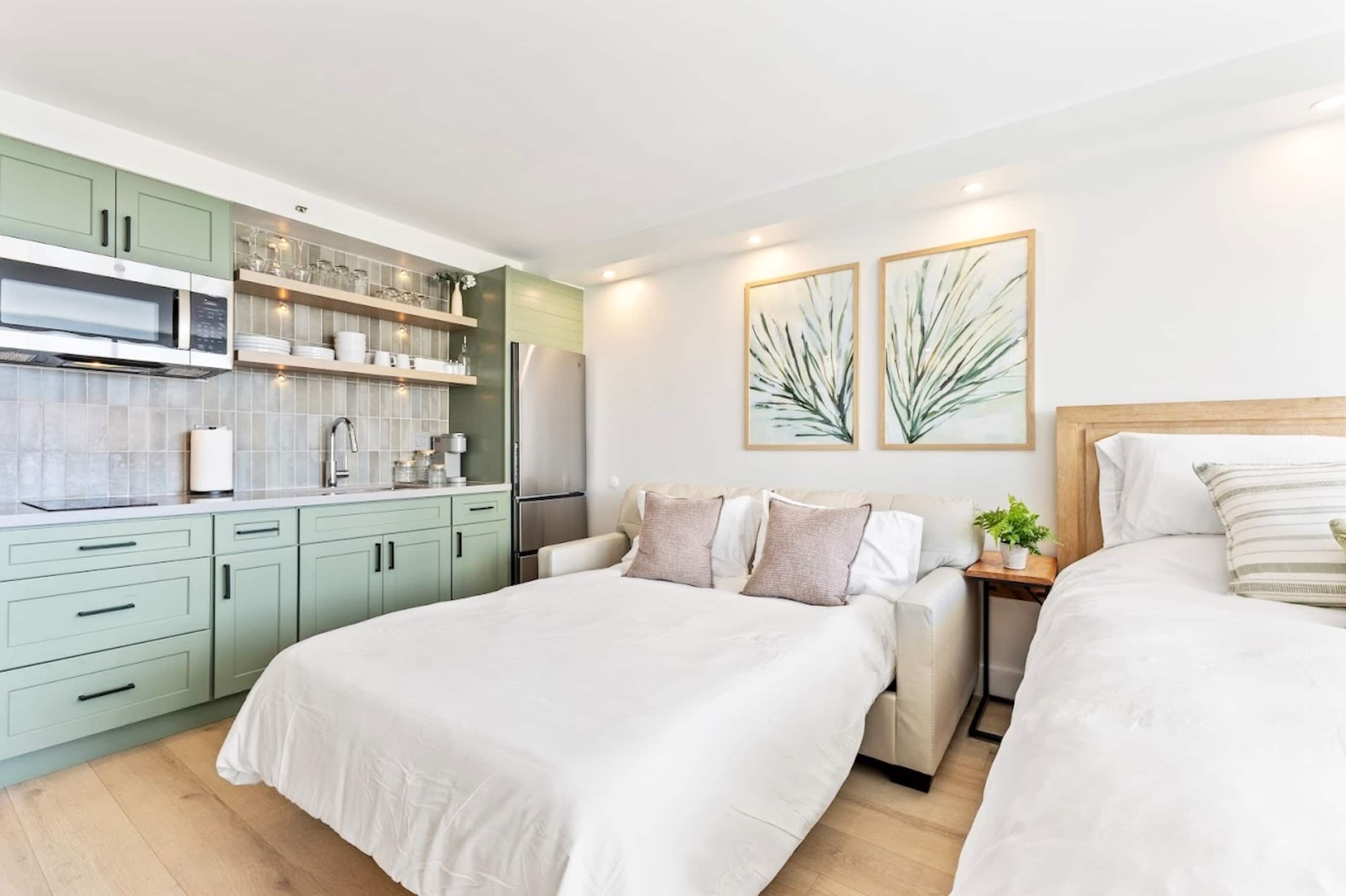 New! Elegant King Studio-Waikiki Beach w/Parking - Image 14