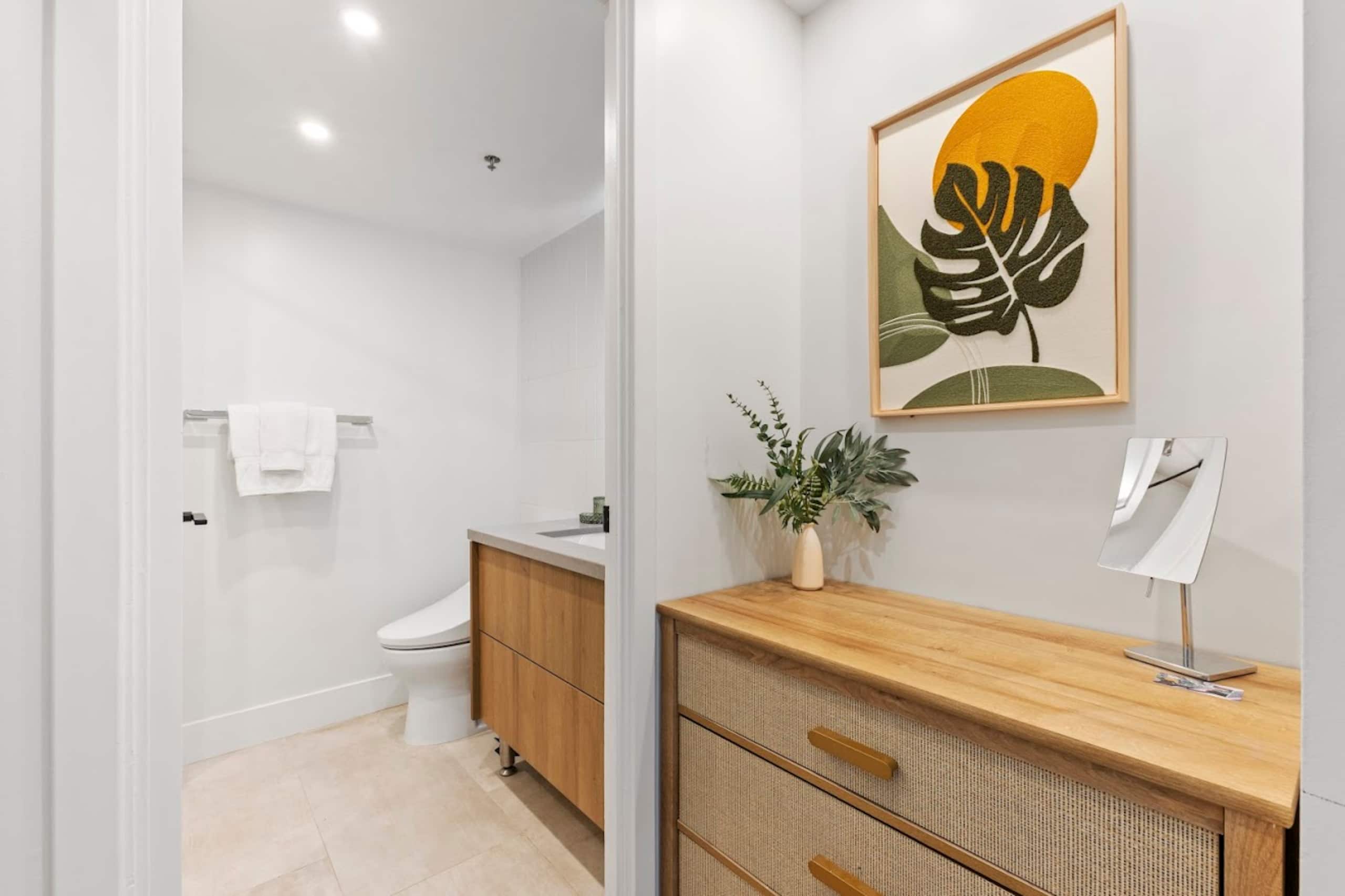New! Elegant King Studio-Waikiki Beach w/Parking - Image 33