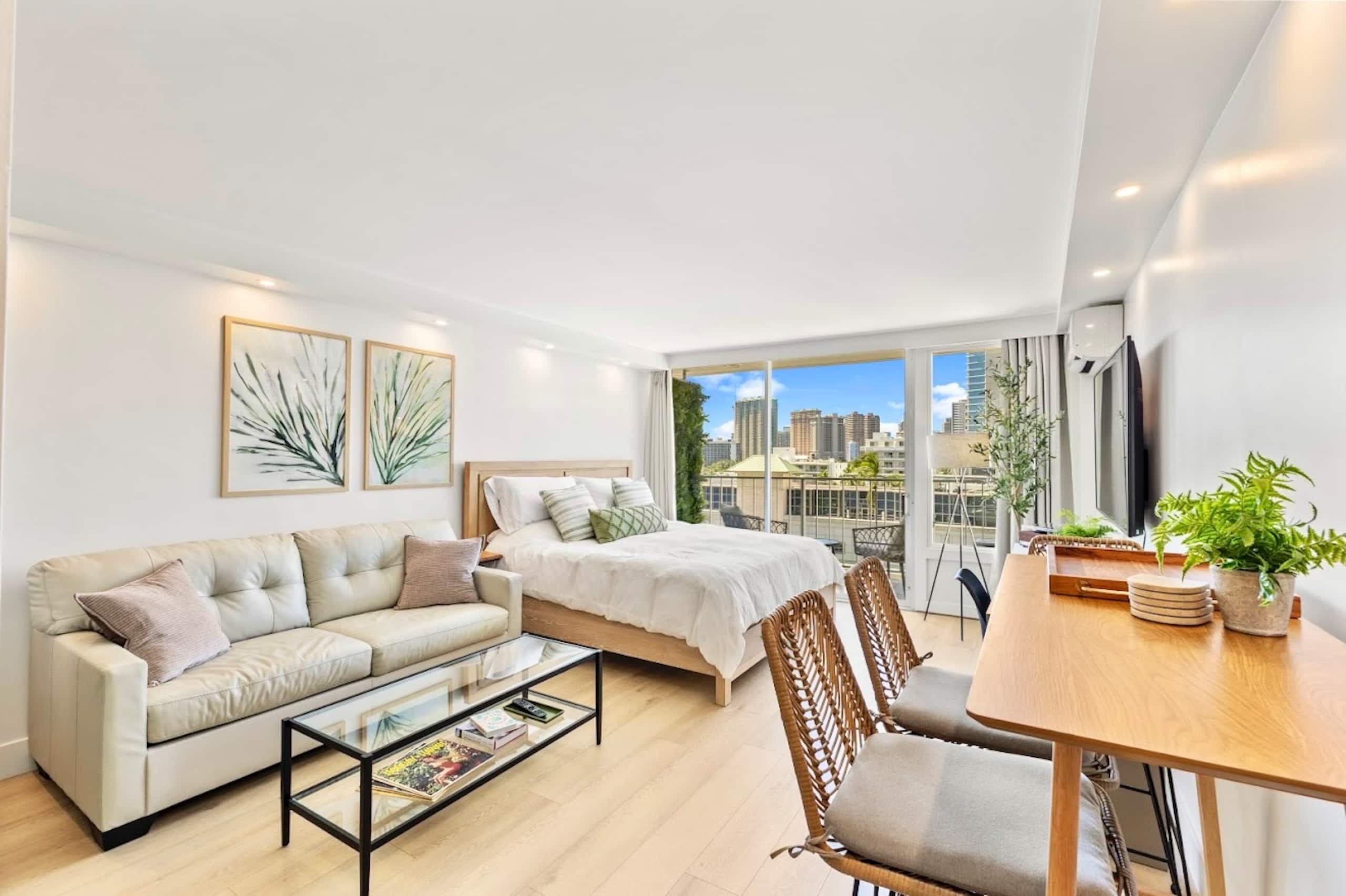 New! Elegant King Studio-Waikiki Beach w/Parking - Image 1