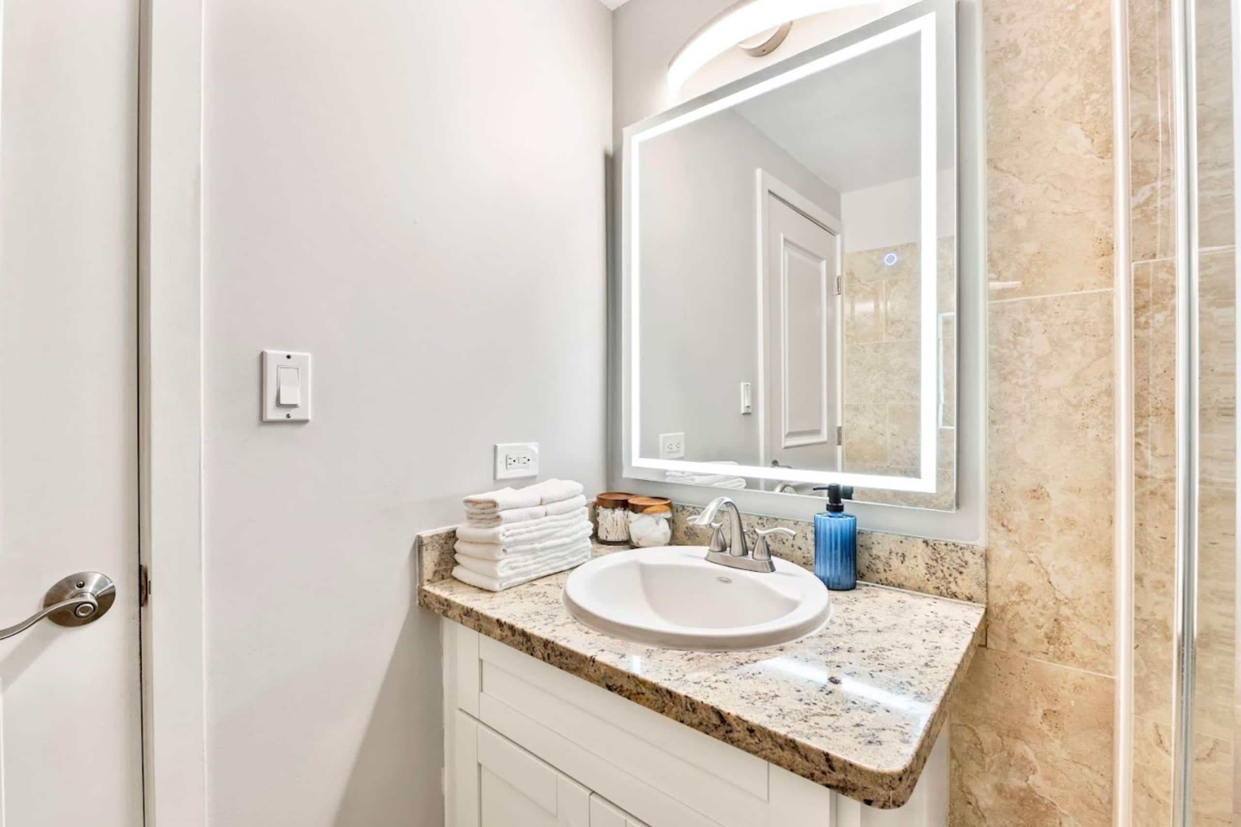 21FL-Cozy 1BR Family/Group Condo-Waikiki Beach - Image 40