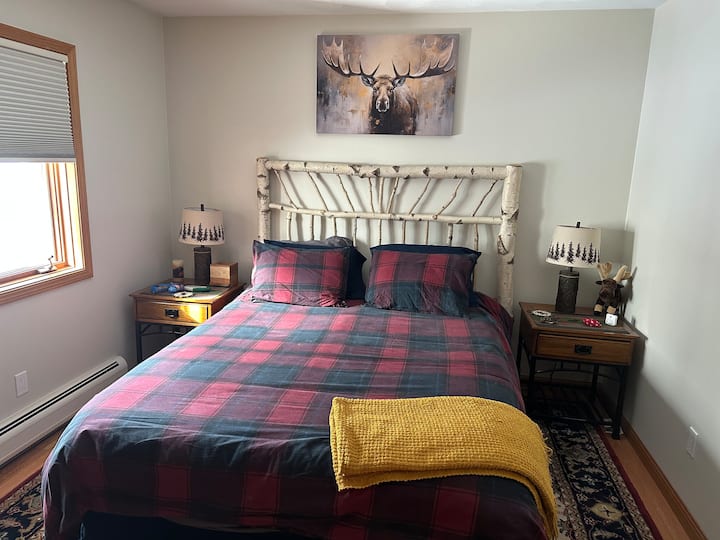 غرفة نوم في الطابق العلوي 