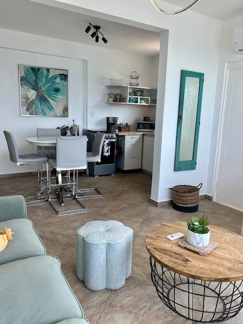 Top Airbnb: Breathtaking Ocean front Water&Solar secure in San Juan