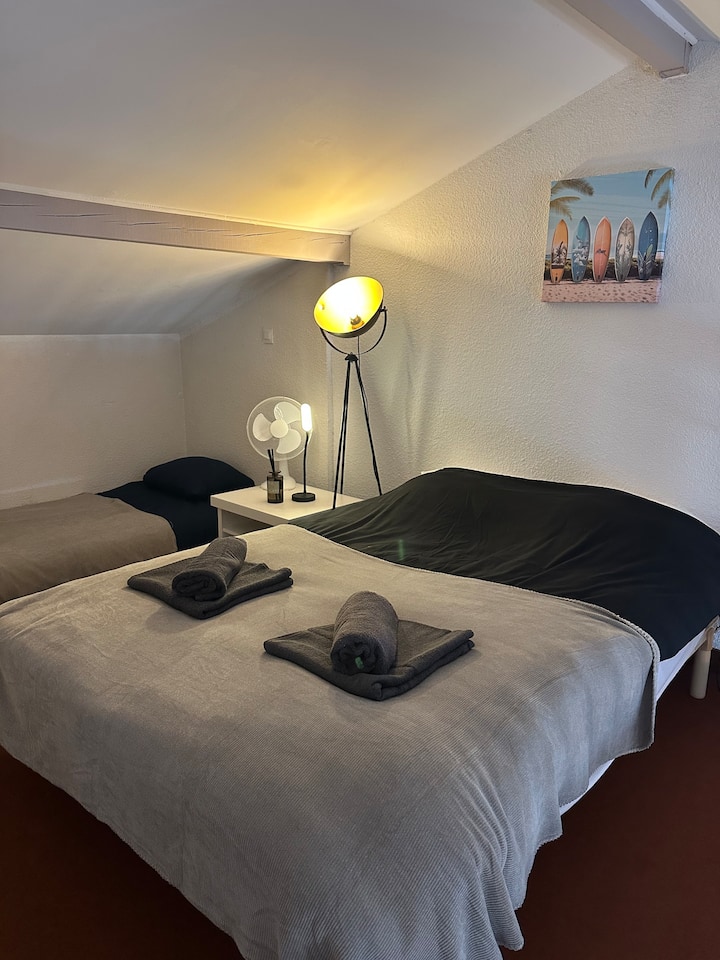 Mezzanine inabadilishwa kuwa chumba cha kulala