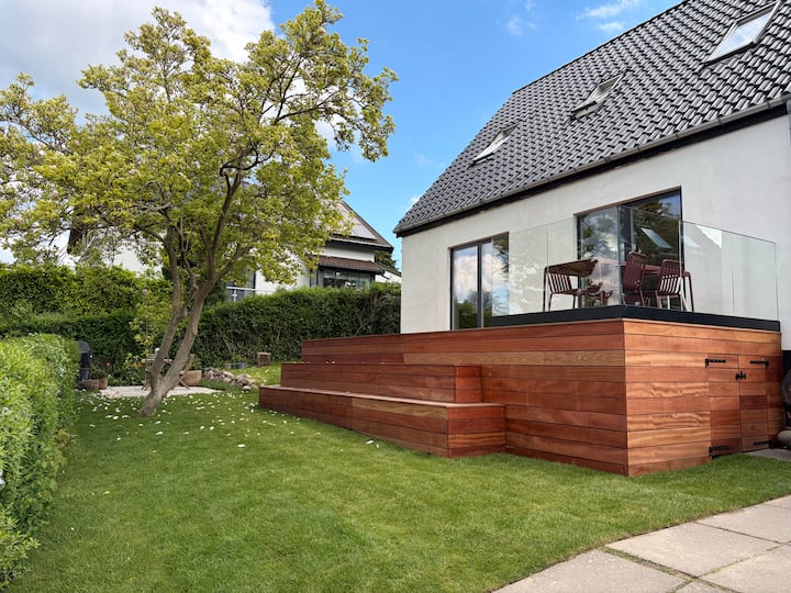 Family Friendly House And Garden - 
