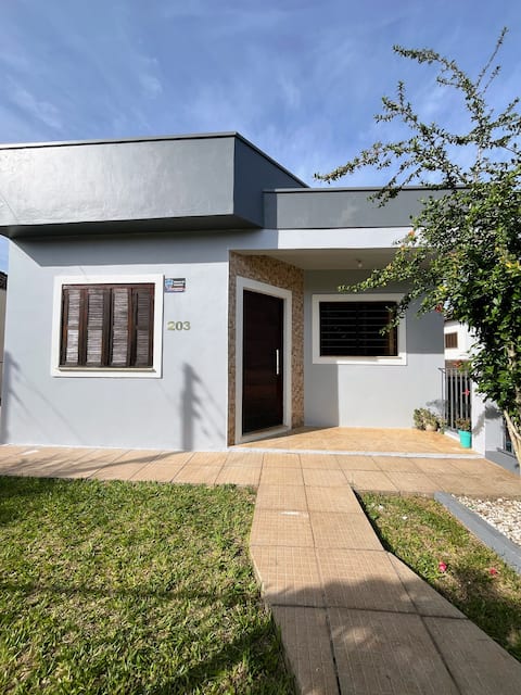 House with 2 bedrooms in an upscale neighborhood