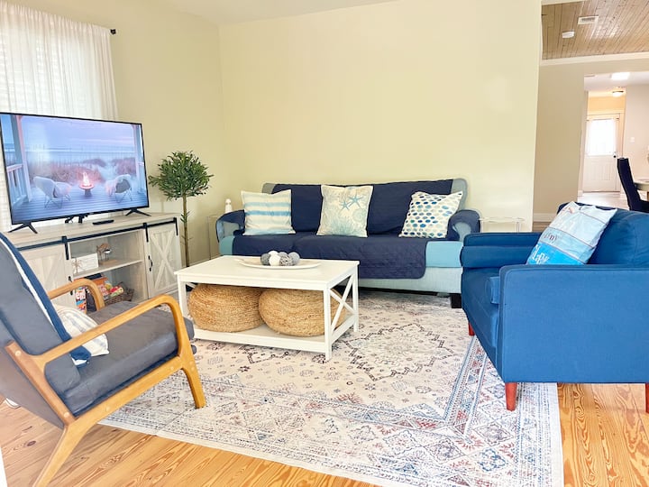 Walking Distance To Beach And Casino| Pet Friendly - Gulfport, MS
