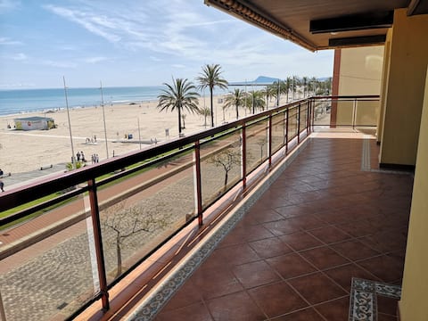 Ideal oceanfront apartment