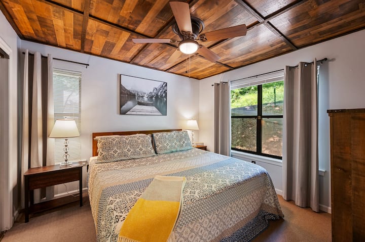 Main floor king bedroom, ceiling fan,  with attached bathroom