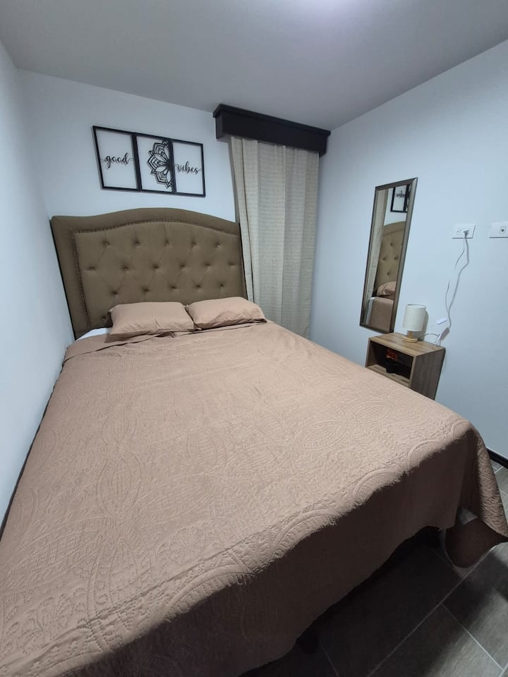 غرفة النوم 2