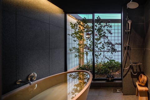 New Japanese-style inn in harmony with the garden, with a private concierge, high-quality furnishing