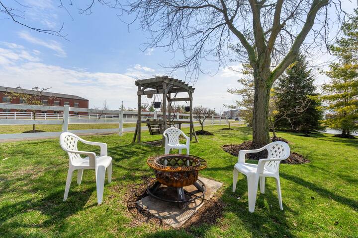 Stay w/ Home Theater, Games, Pond View & More! gallery image 4