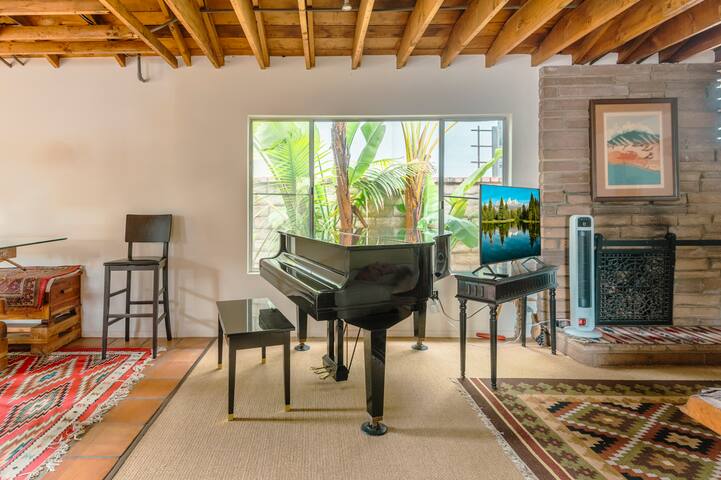 The Serenade, 3bd Beachy Villa with Dining Veranda