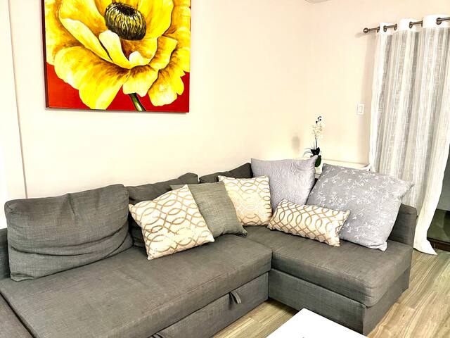 Main St, 10 min to downtown King Ed, 4 BR 2 Bath gallery image 3