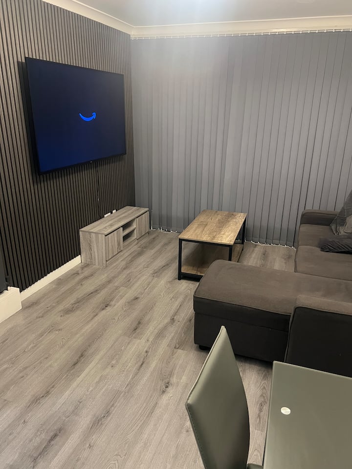 Jay3 Suites – Spacious Entire Apartment In London - Romford