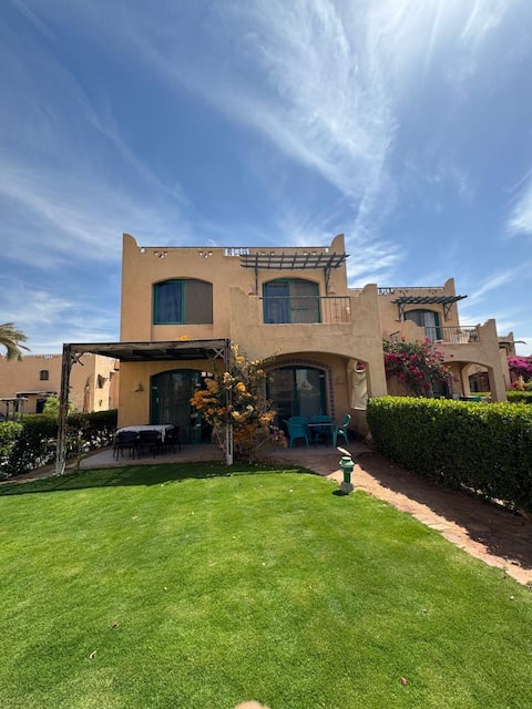 Our Gem: ‘A Step from the Beach Villa’ مرحلة اولي