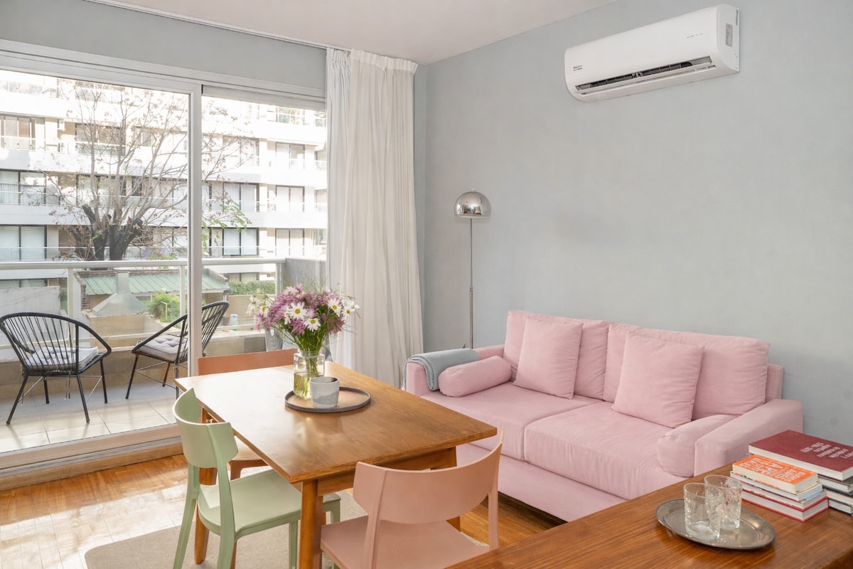 Studio mobiliado em Palermo com vaga fixa de king bed e varanda privativa