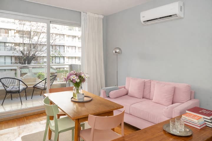 Studio mobiliado em Palermo com vaga fixa de king bed e varanda privativa