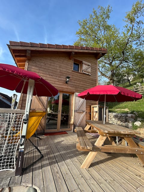 Tiny Chalet Le Roscoland & Outdoor Pool