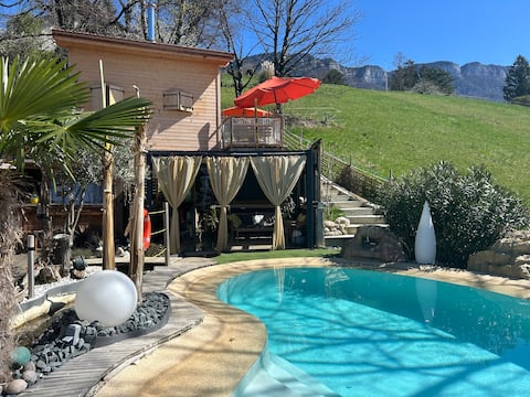 Tiny Chalet Le Roscoland & Outdoor Pool
