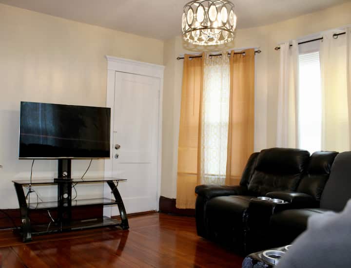 Comfortable Spacious 2-bedroom - New Bedford, MA