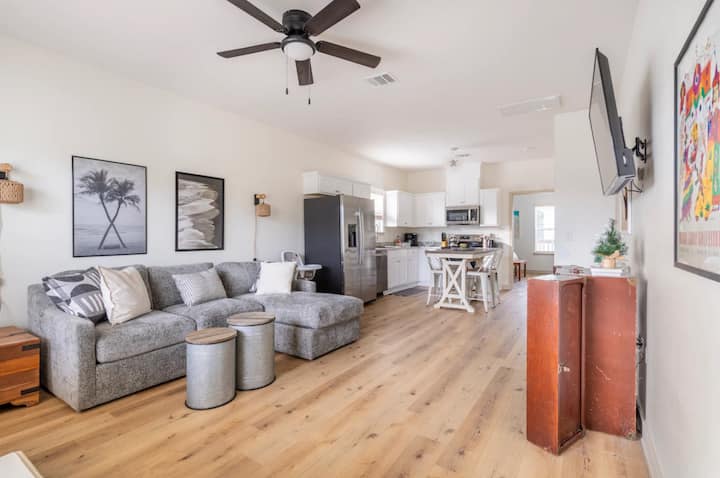 Spacious Island Home - Galveston