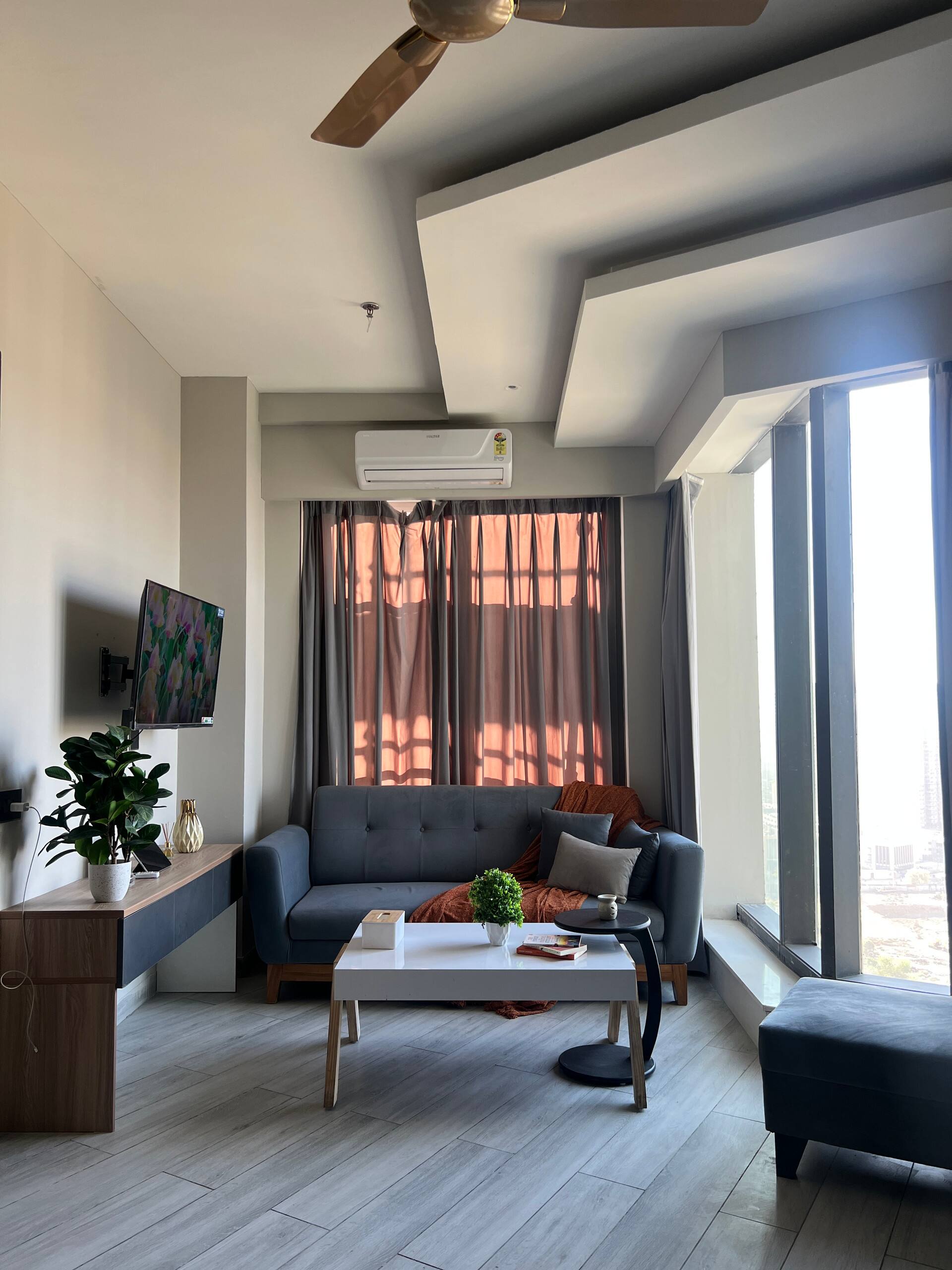 2BHK Luxury Apartment-The Elios | 20th floor