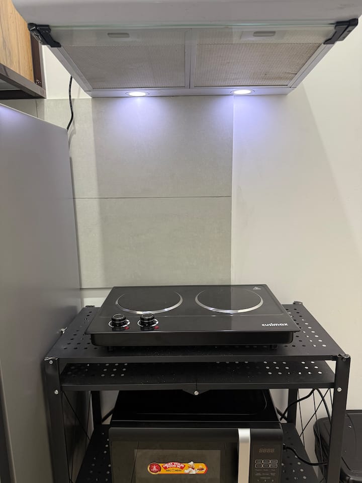 (Brand New) Stylish Studio Near To Yas & Airport - Abu Dhabi
