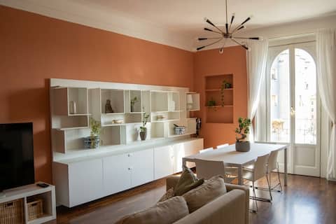 Annuncio Airbnb popolare: Spacious City Life Apartment a Milano
