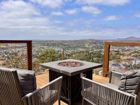 Mountain Top 4 Bdrm Home with Spectacular Views!