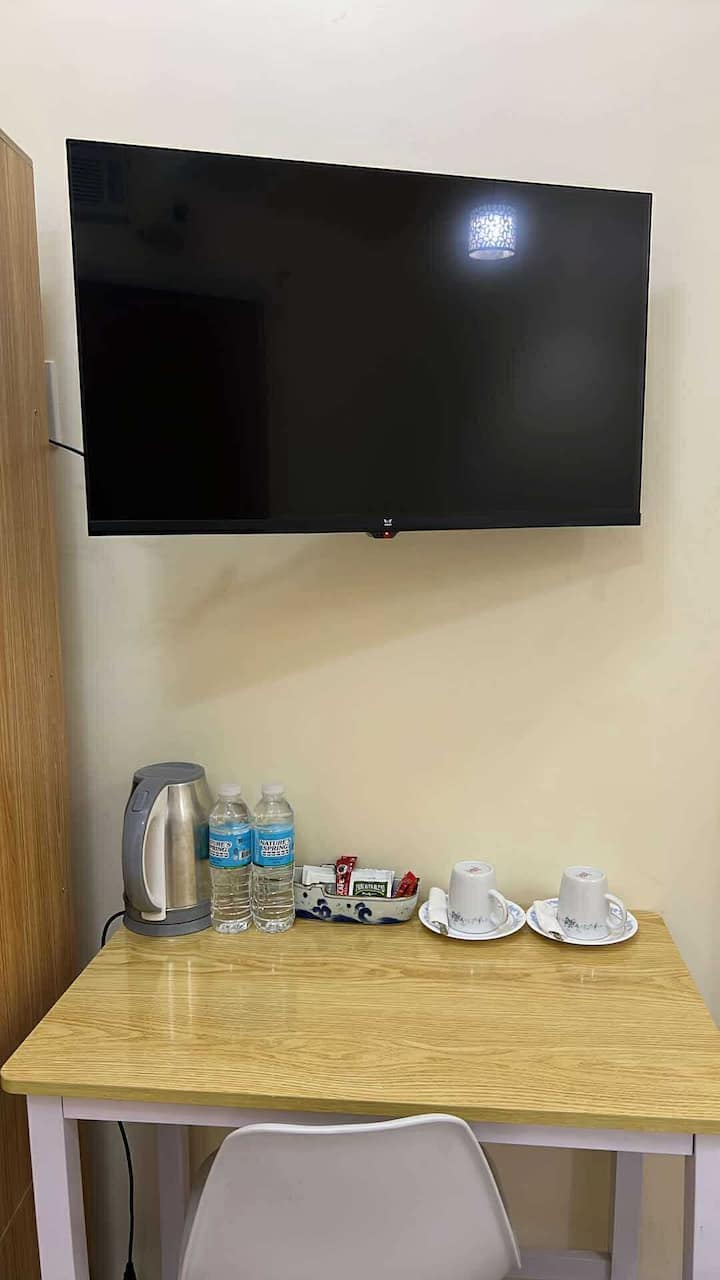 Compostela Guest Room #2 Netflix,wifi, Pvt. Bath - Compostela