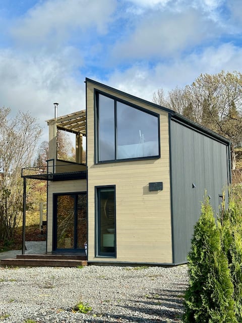 Mirest. Whisper Cottage with a Jacuzzi tub